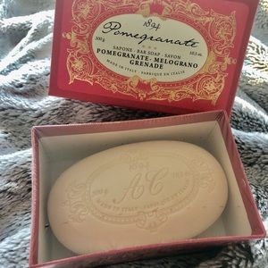 🌟Pomegranate scented Luxury Bar soap🌟